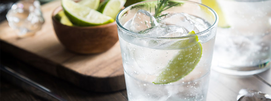 qr-codes-goldsimulationen-getraenkeverpackung-tonic-gin-getraenke-italien-aperitivo-verpackungsdruck-sommer-christiansenprint.jpg